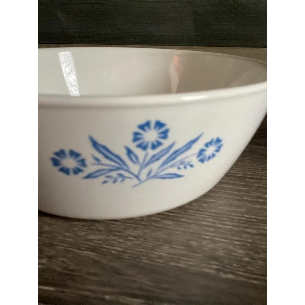 Corning Ware Blue Cornflower P-81-B 1 Pint Saucepan with Pyrex Glass Lid USA